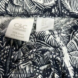 Linen C&C California Navy and White Leaf Print pants